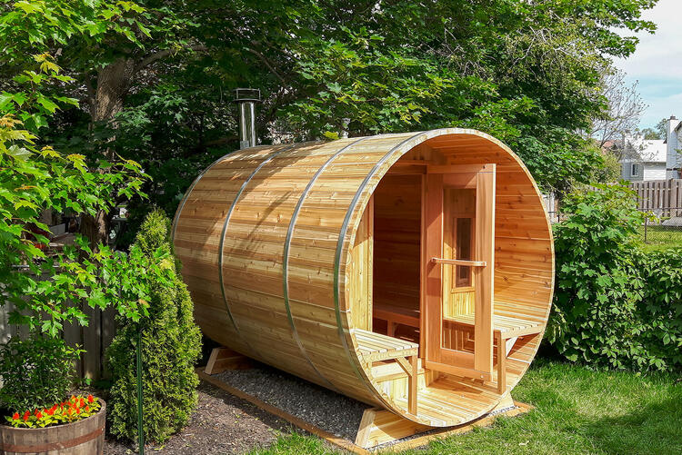 Dundalk_leisurecraft_europe_barrel_sauna_knotty_outdoor_saunas.cad1211d1d1e8ca8600c54fbf843957b